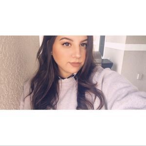 Meet your Posher, Alexis